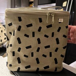COPY - NWT "Nourish by SoYoung" Lunch Bag - block confetti